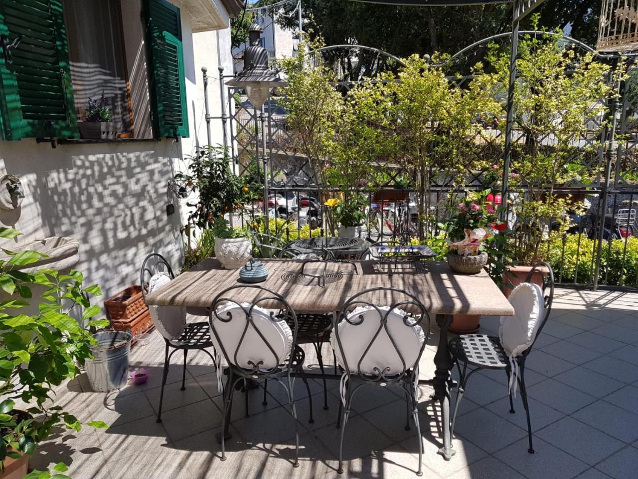 Bed and Breakfast Bellissima Camera Carolina23 Levanto Exterior foto